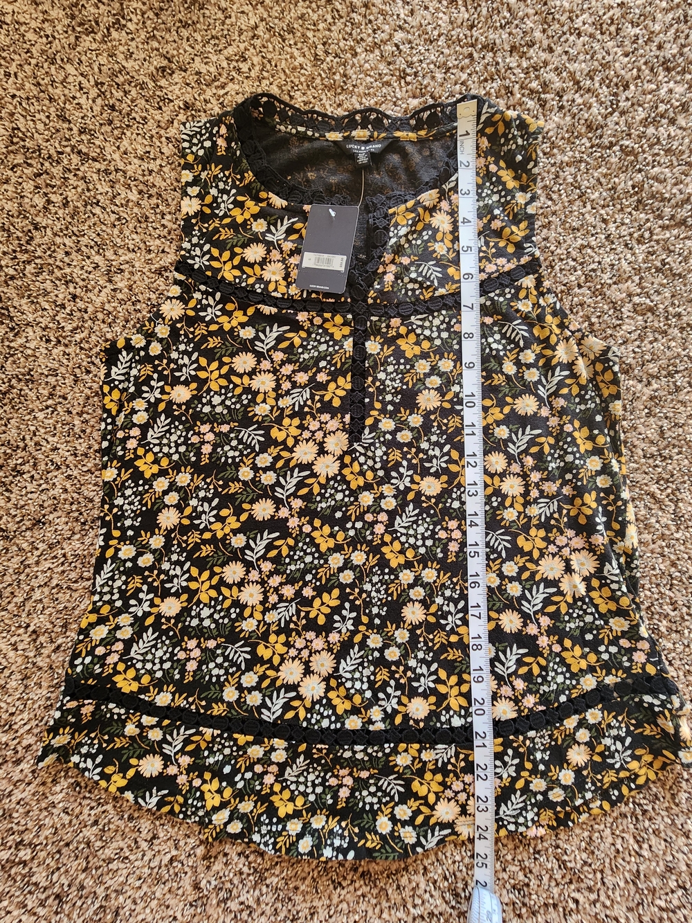 Sleeveless Black Floral Lace-Trim Women's Top - Picture 7 of 9
